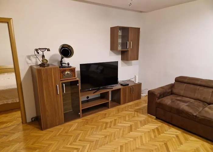 Apartamento Free Parking, Old Town Cozy Near Train Stat *