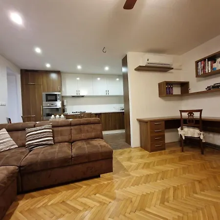 Апартаменти Free Parking, Old Town Cozy Near Train Stat Братислава