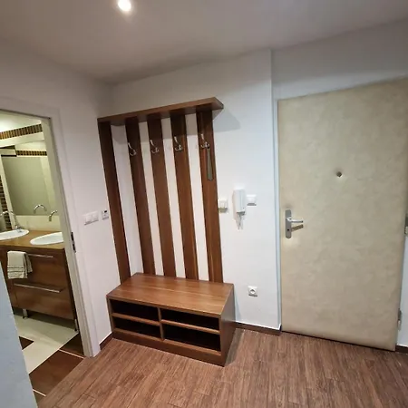 Free Parking, Old Town Cozy Near Train Stat